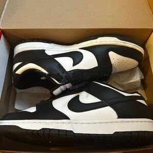 EUC Nike Dunk Low Retro Black & White Pandas Sz:M10/ W 11.5 In The Box.